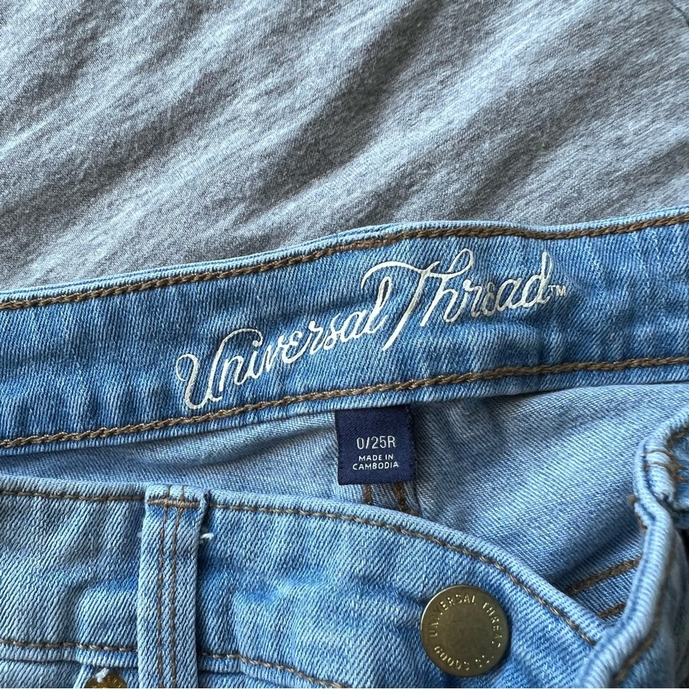 Universal Thread Jeans - Picture 3 of 3